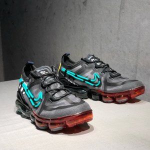 Air VaporMax Flyknit smiling face